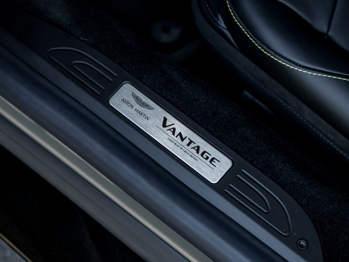 2023 Aston Martin Vantage Base